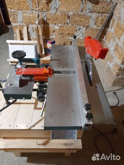Деревообрабатывающий станок