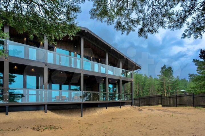 Коттедж 327 м² на участке 15 сот.