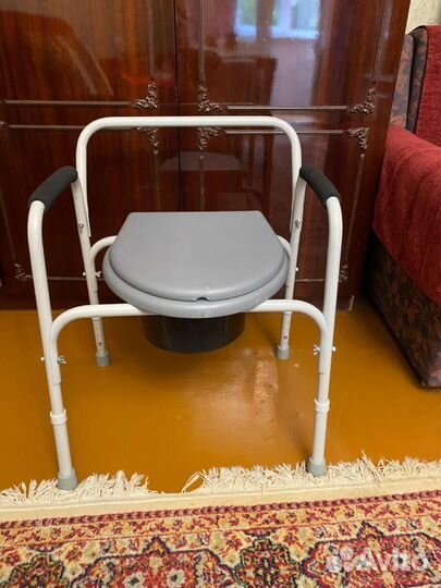 Санитарное кресло туалет