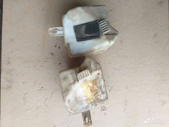 Бачёк стеклоочистителя омыватель бмв е 36