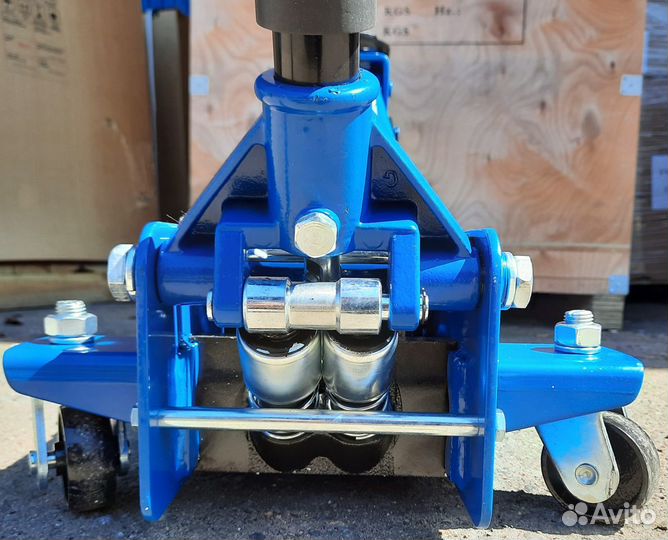 Домкрат подкатной 3 тонны