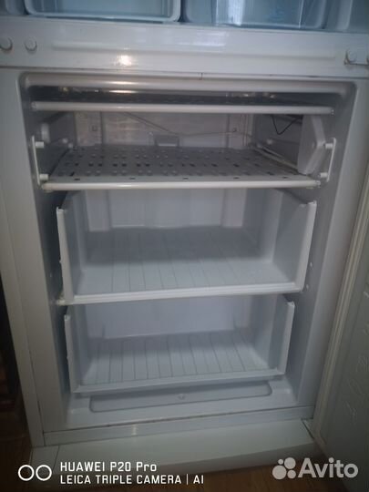 Холодильник indesit