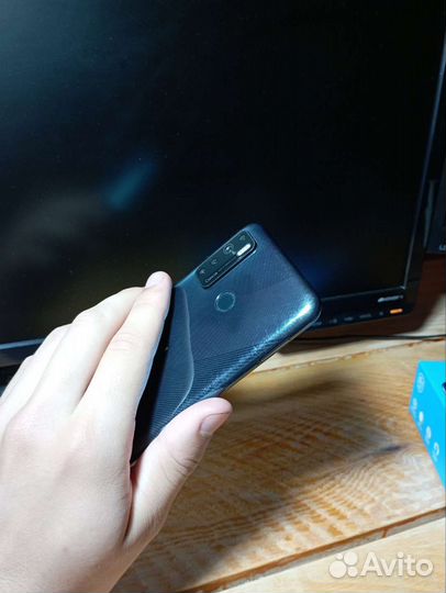 TECNO Camon 15, 4/64 ГБ