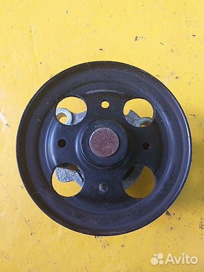 Помпа водяной насос Nissan 2.5 QR25 DE X-trail