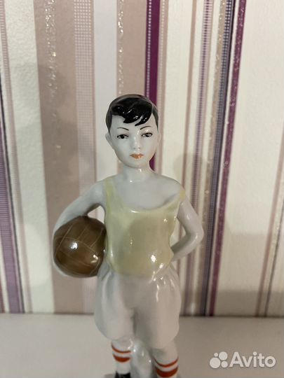 Статуэтка лфз Юный Футболист