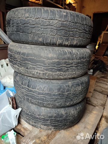 Bridgestone Dueler H/T D687 225/65 R17