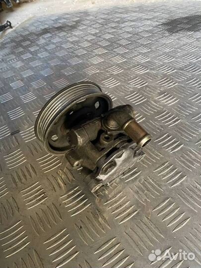 Насос гидроусилителя руля Volkswagen Golf 4 1997