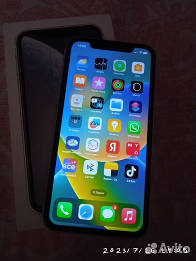 iPhone xr 64gb белый