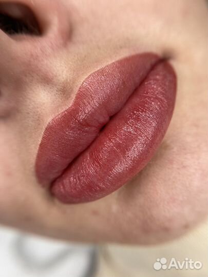 Перманентный макияж бровей и губ