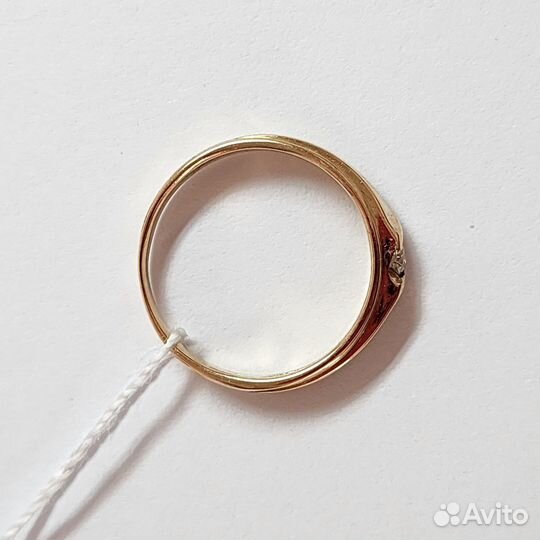 Золотое кольцо с камнем 0р