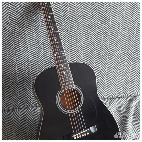 Акустическая гитара