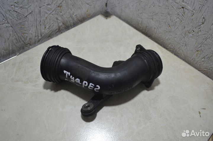 Патрубок интеркулера правый Volkswagen Touareg