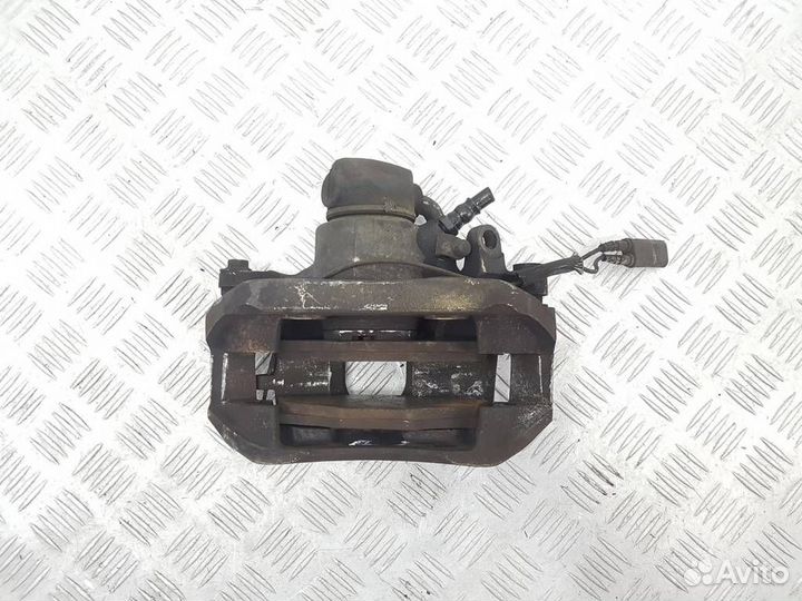 Суппорт передний правый Citroen Xantia