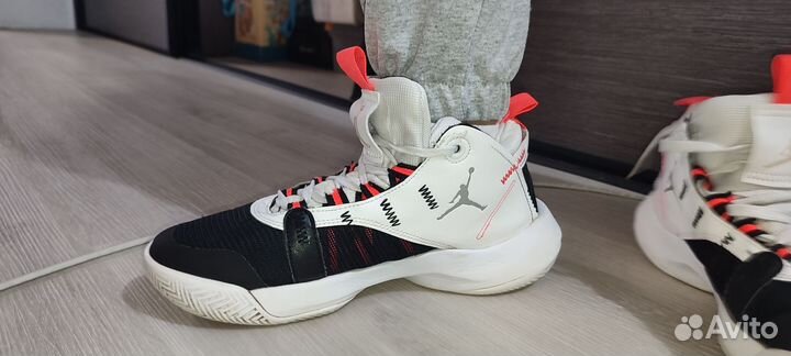 Баскетбольные кроссовки джордан