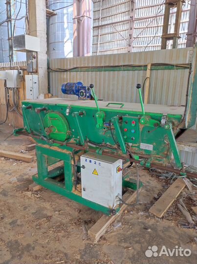 Многопильный кромкообрезной станок JL 12