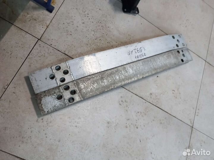 Усилитель бампера передний Lexus Gs 4 2GR-FSE