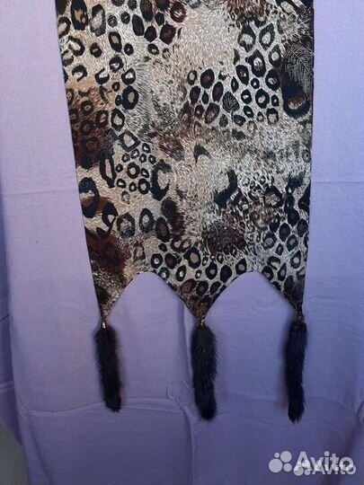 Шарф шёлковый с кистями из норки