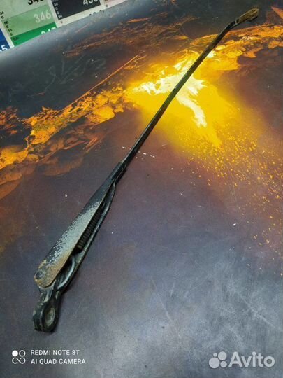 Поводок стеклоочистителя правый Renault Symbol