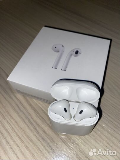 Беспроводные наушники apple airpods 1
