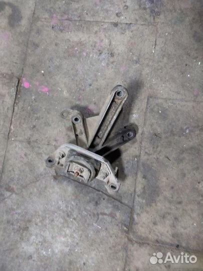 Опора МКПП левая Renault Megane 2