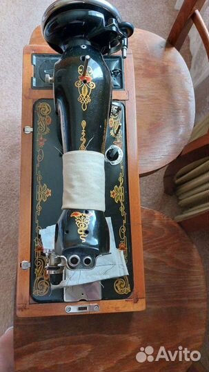 Швейные машинки электрическая и ручная