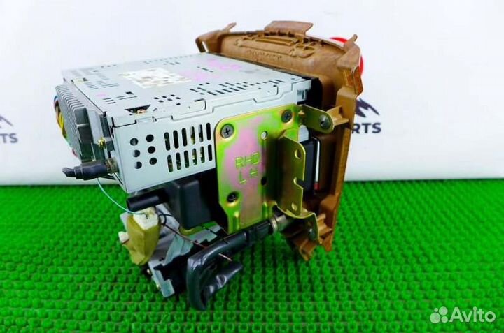 Консоль центральная Nissan Primera QP12 QG18DE