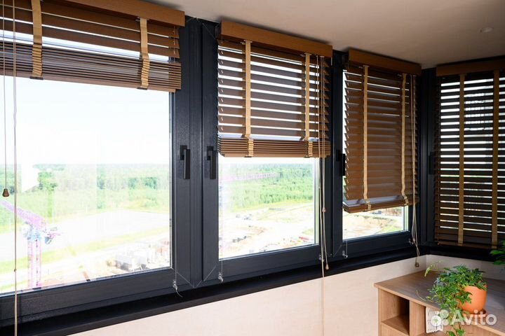 Жалюзи дерево RAL1797