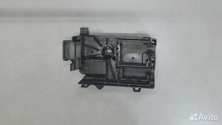 Корпус блока предохранителей Chevrolet Camaro, 201