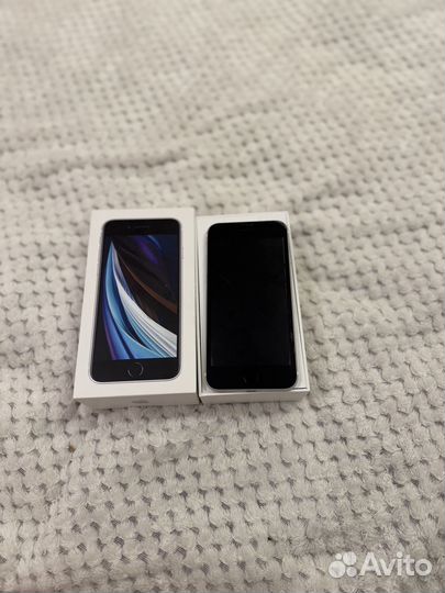 iPhone SE (2020), 64 ГБ