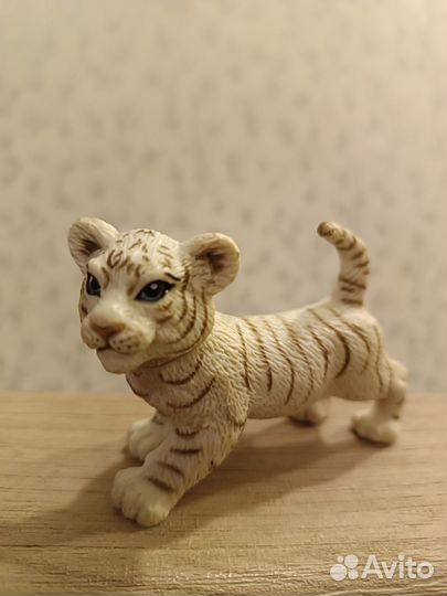 Фигурки Белый тигр, хаски, фазан, трансформер