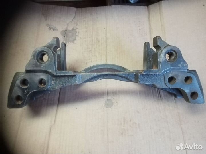 Скоба суппорта