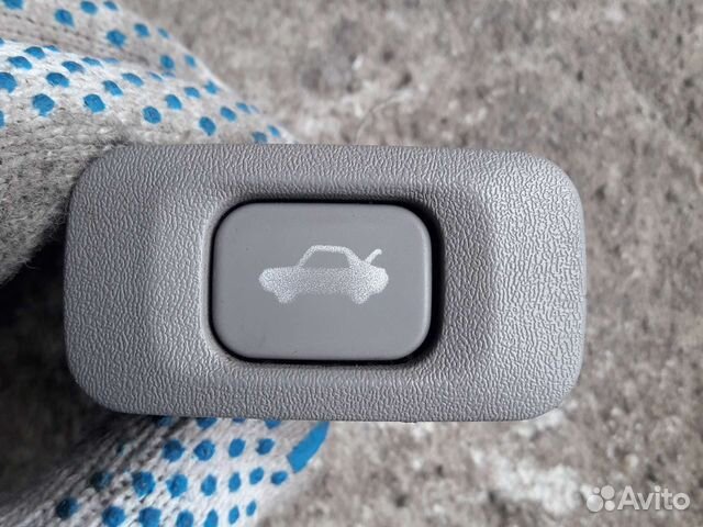 Кнопка багажника Toyota crown S170