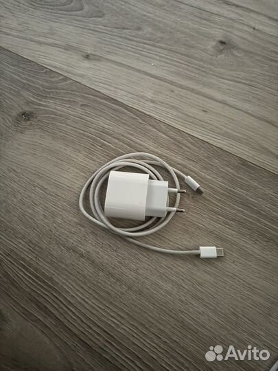 Оригинальная зарядка на iPhone 15