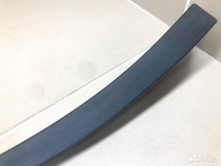 Накладка заднего лев крыла Toyota RAV4 2018—2025