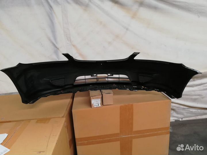Бампер передний Honda Civic 2004 / 2005
