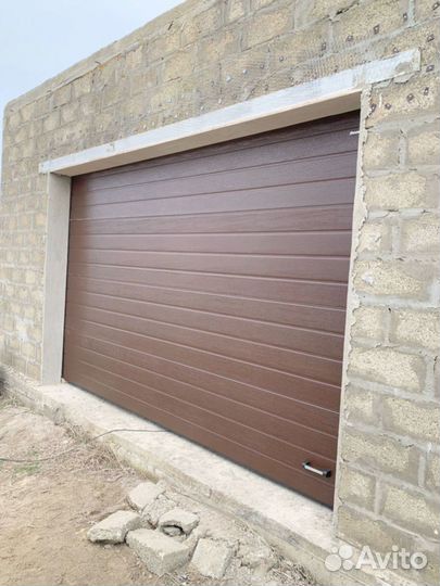 Секционные ворота