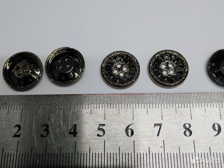 Пуговицы металлические
