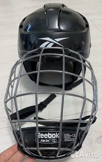 Хоккейный шлем