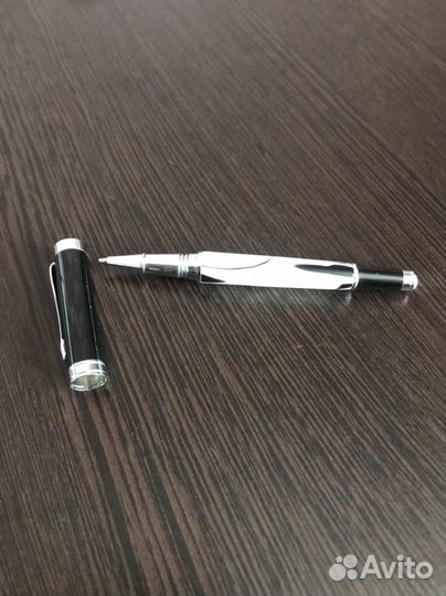 Ручка шариковая подарочная