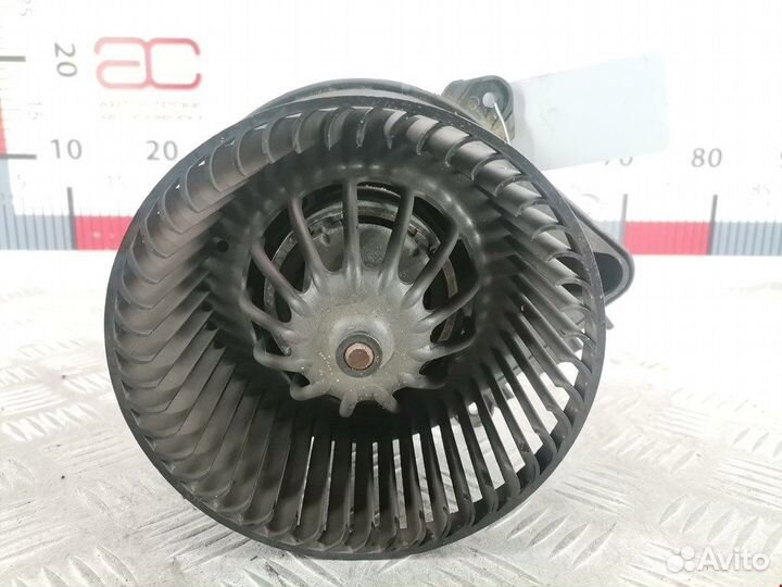 Моторчик печки для Renault Scenic 1 7701048387