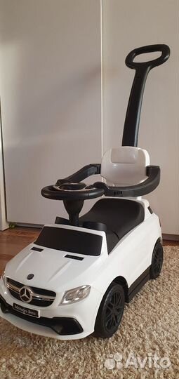 Машинка каталка толокар с ручкой