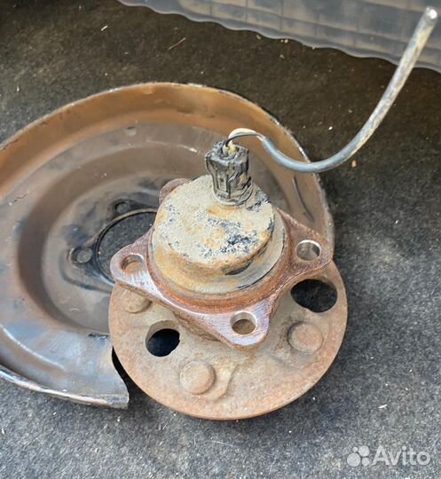 Ступица задняя левая Toyota Corolla