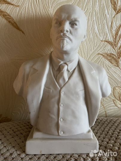 Бюст Ленина