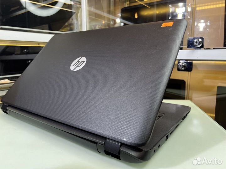 Большой ноутбук HP 17.3