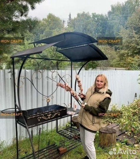 Мангал с крышей