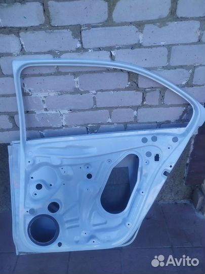 Дверь правая skoda rapid 2017г. б/у