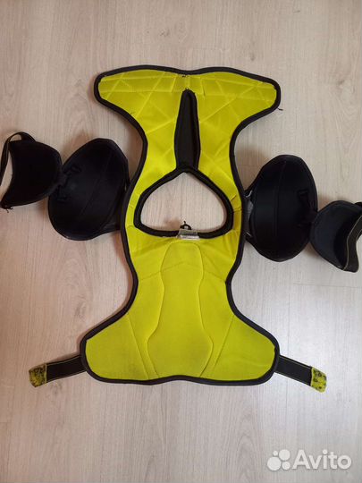 Нагрудник хоккейный ccm 3092