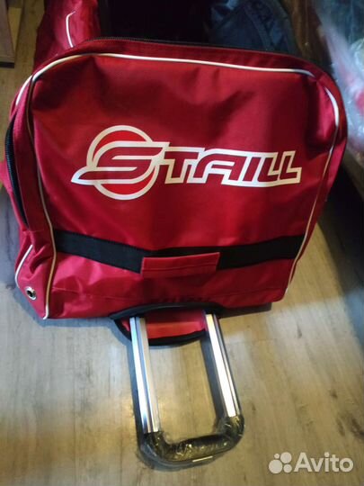 Баул хоккейный 38 красный 3 колеса