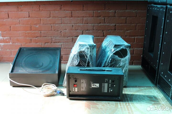 Акустические колонки, сценический монитор