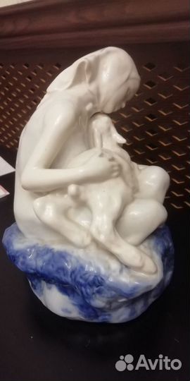 Фигурка фарфор